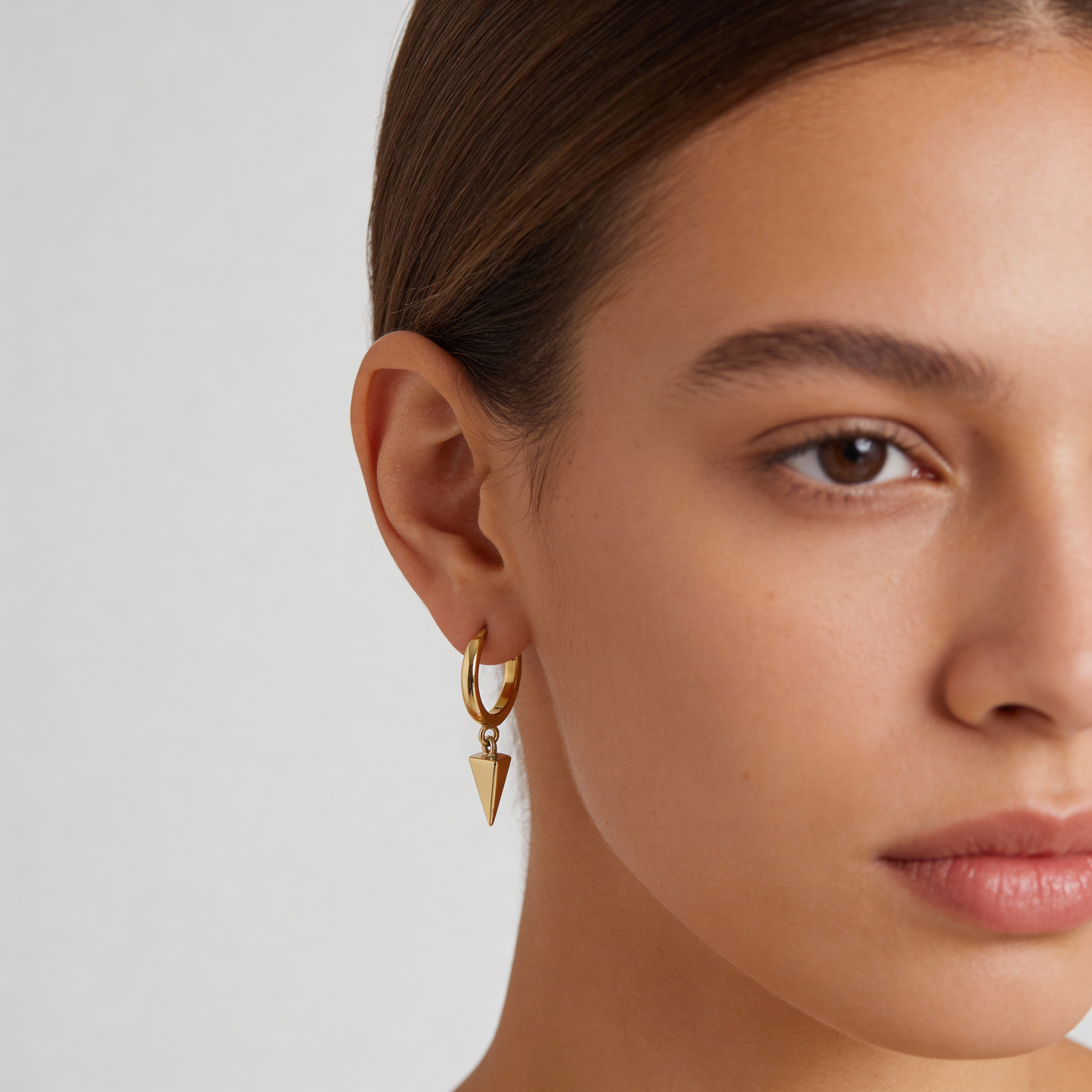 Boucle d'Oreille Pyramide Minimaliste – Acier Inoxydable Plaqué Or Femme