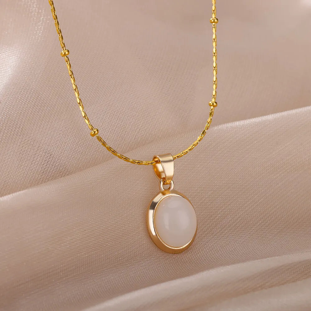 Collier Elara