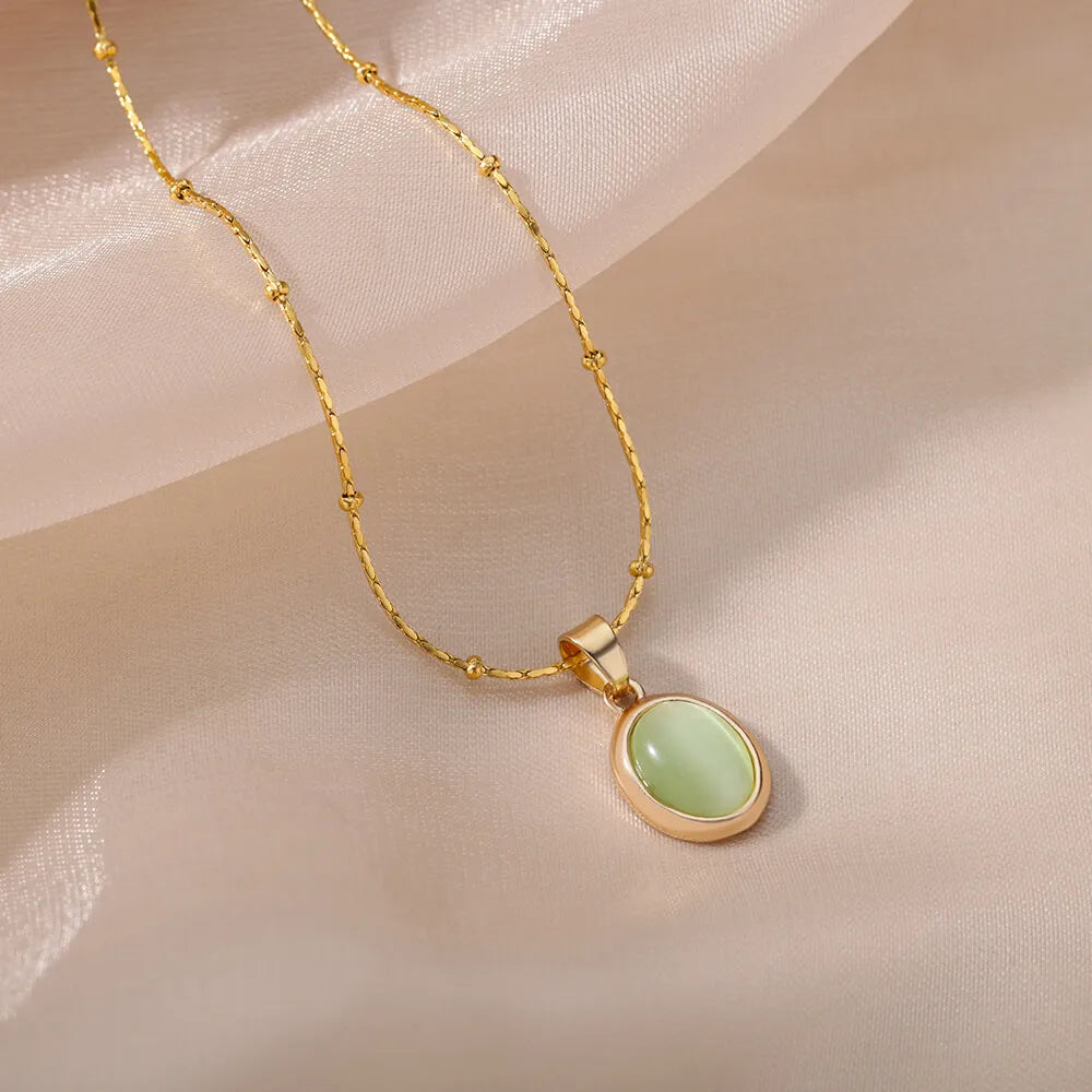 Collier Elara