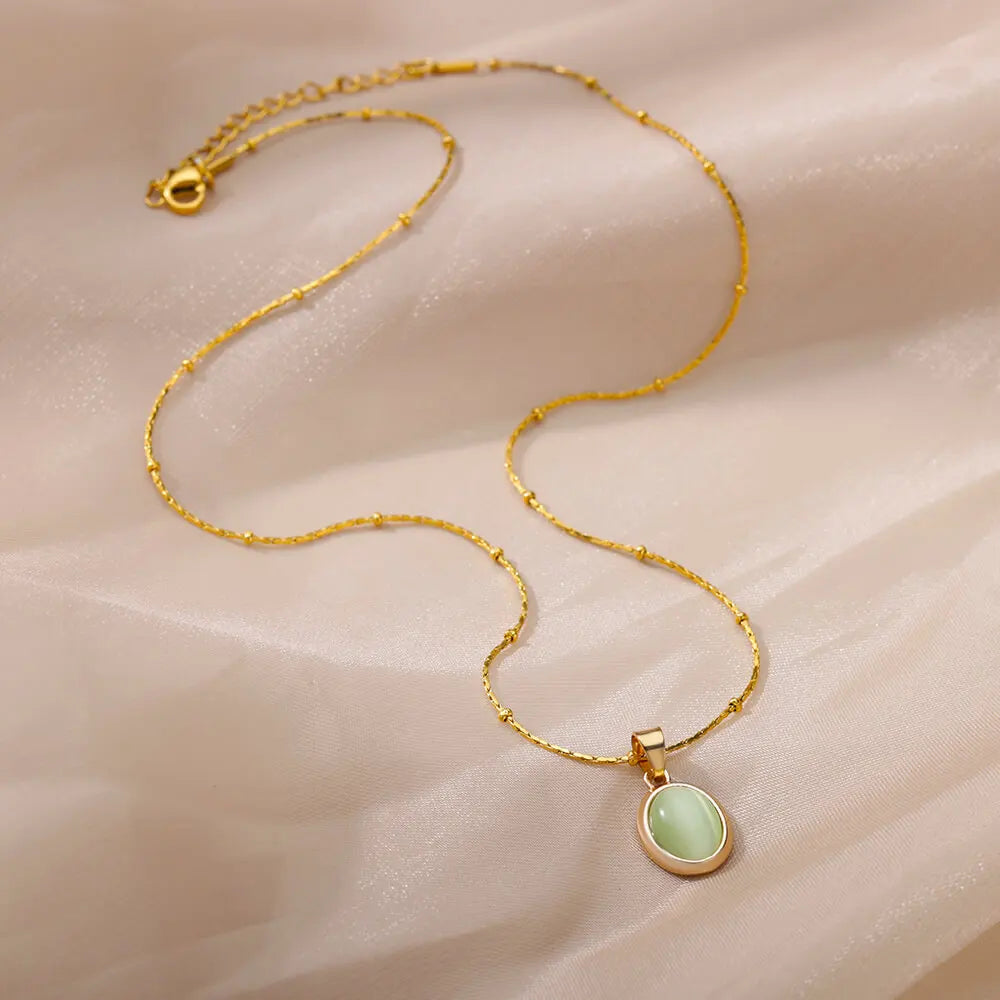 Collier Elara