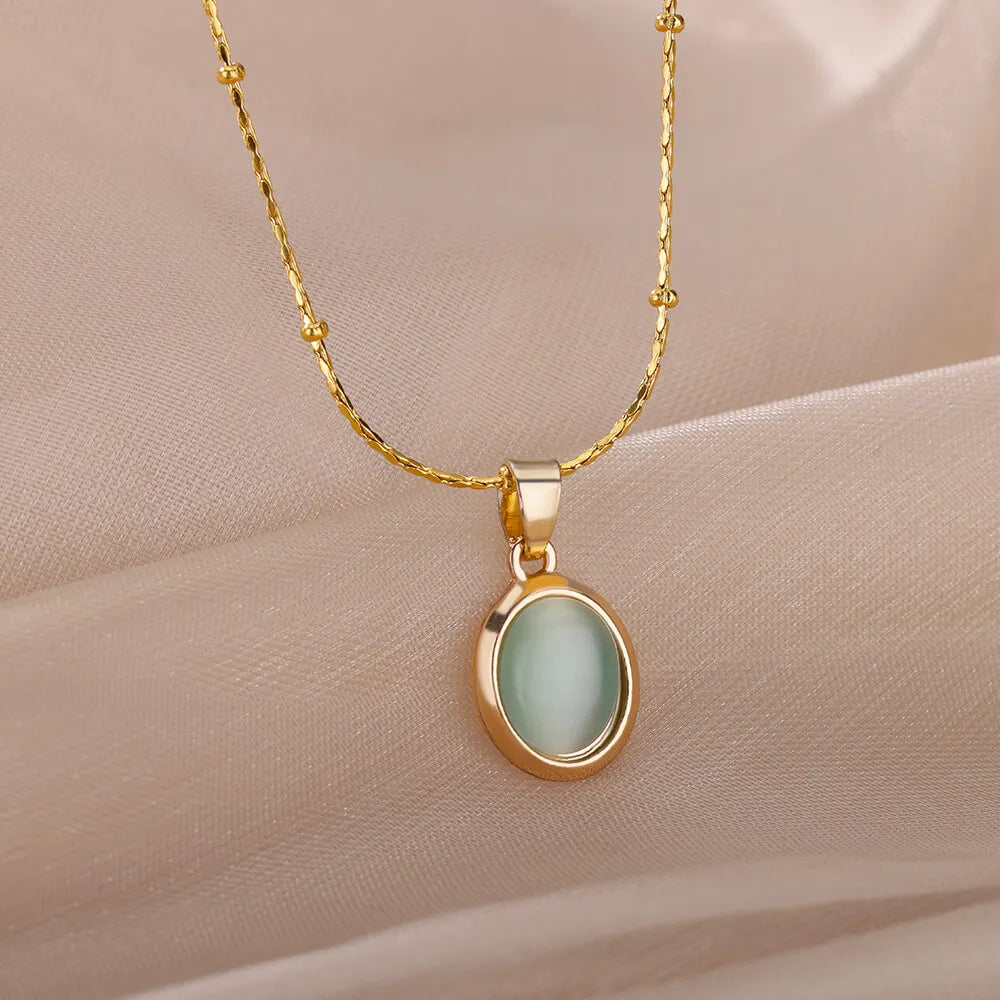 Collier Elara